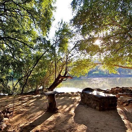 Kunene River Lodge Ehomba Extérieur photo